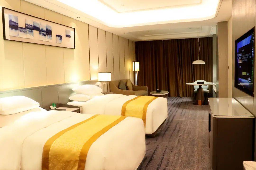 美食~*如遇满房,将替换同等级酒店豪住1晚大河堡温泉酒店酒店依山傍水