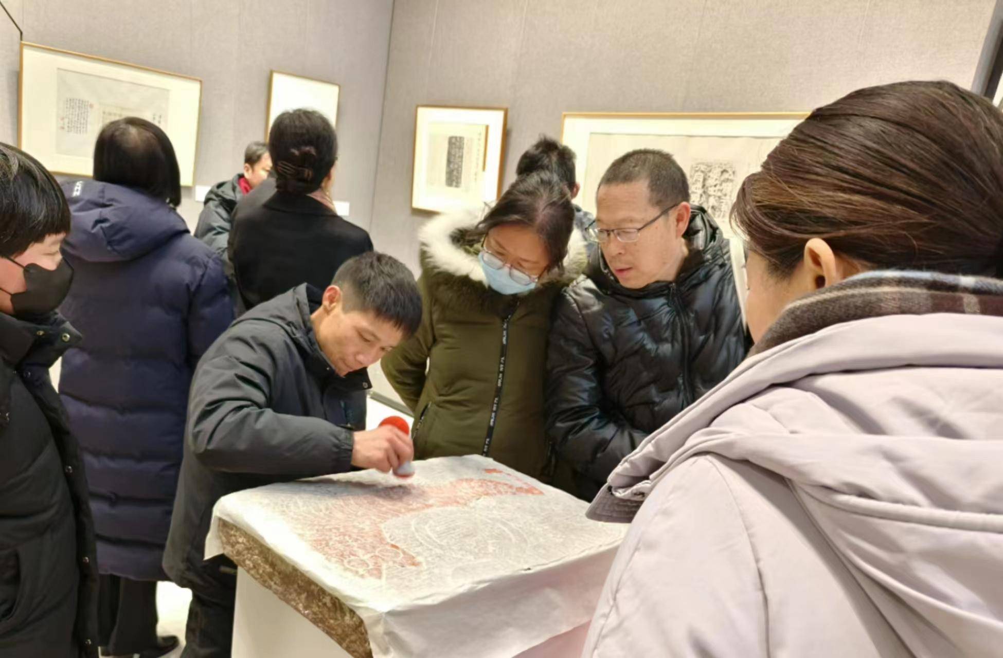 稽古化文-郑逸群金石传拓古籍散叶题跋及书画展在郑州文化馆开幕_展览