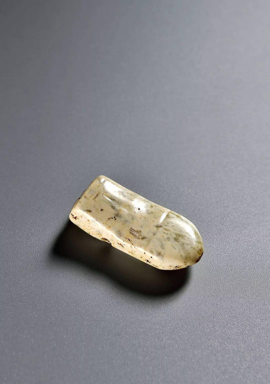 232件古玉2464万:这场拍卖让人喜忧参半_白玉_成交_留皮