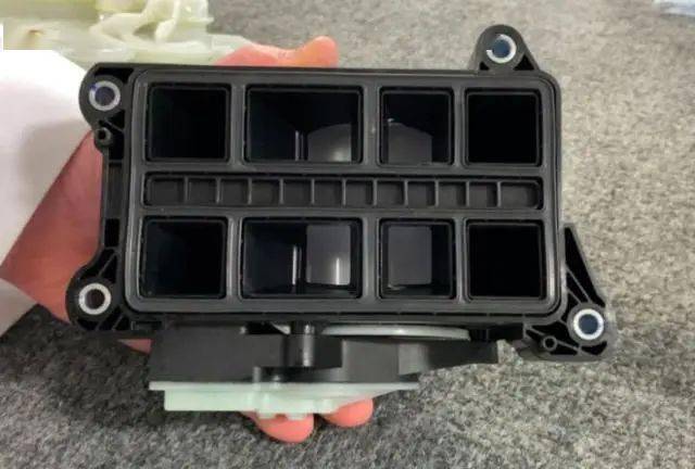 特斯拉modely热管理总成介绍