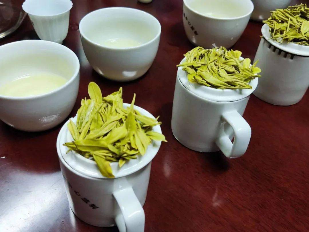 67傈僳族油盐茶您听说过吗?_中国_书会_陶罐