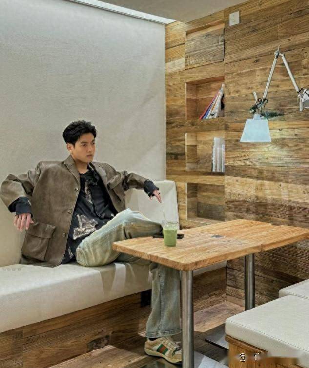 这2种打扮男生自认为很时髦,实际很"油腻"!