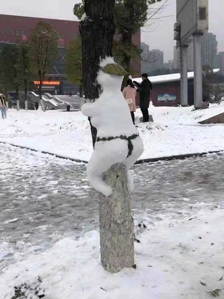 谁堆的雪人?笑死了,真是太有才了!_大哥_冰天雪地_哈尔滨