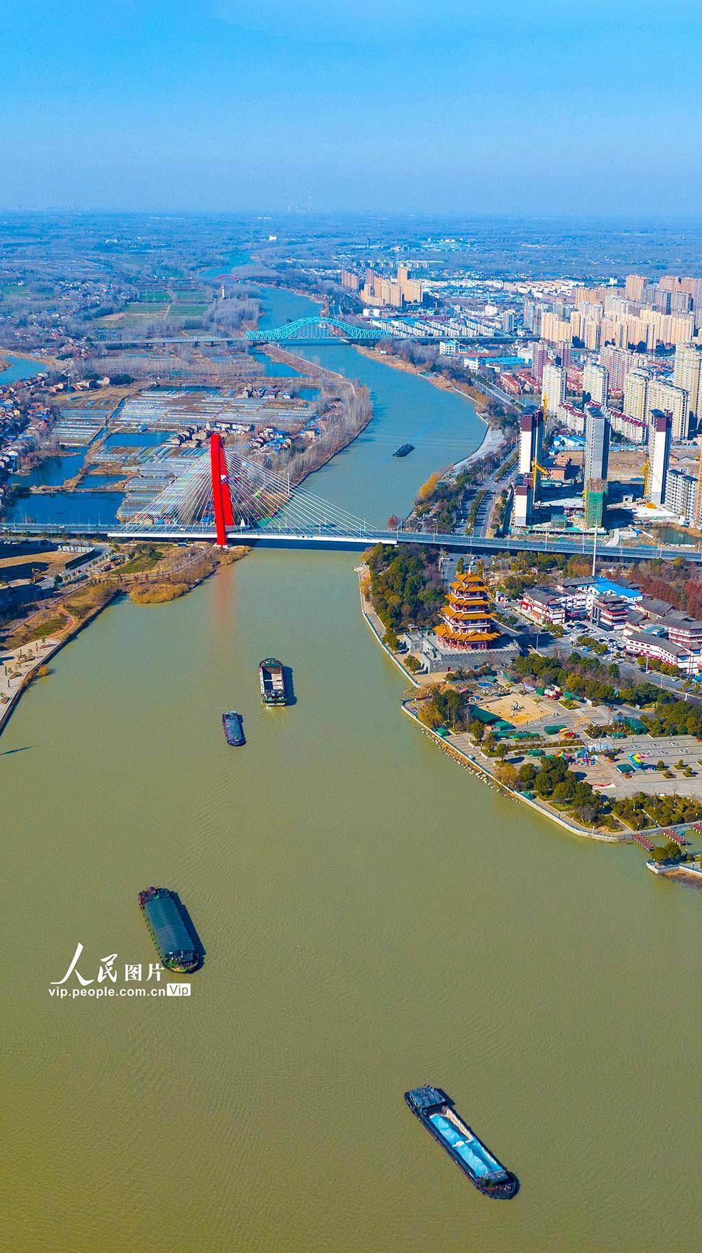 近年来,泗阳县紧紧依托京杭大运河穿境而过的优势,全力打造运河风光带