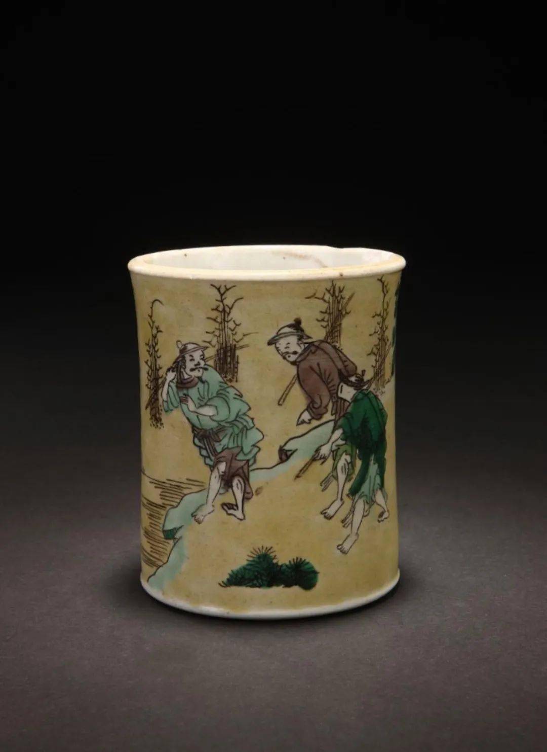 带残笔筒150万成交,看来以后连残器也买不起了?_乾隆_青花_人物