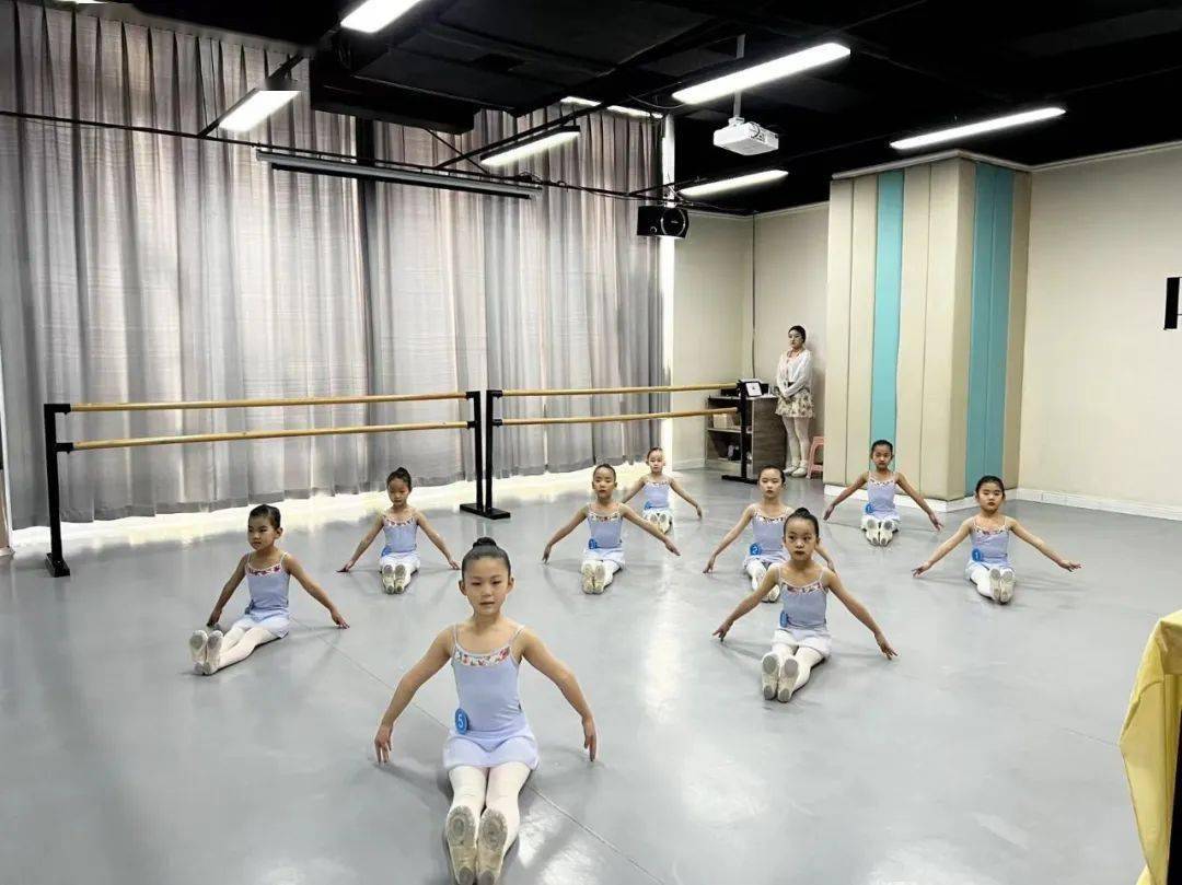 cefa芭蕾舞少儿考级纪实:潘茜国际芭蕾学校_舞蹈_专业_艺术