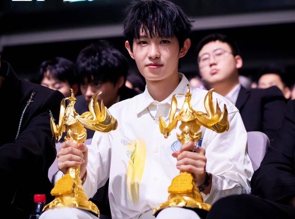 ag一诺回忆2-19,和cat吵架差点放弃,cat希望大家陪他打最后一场_世冠