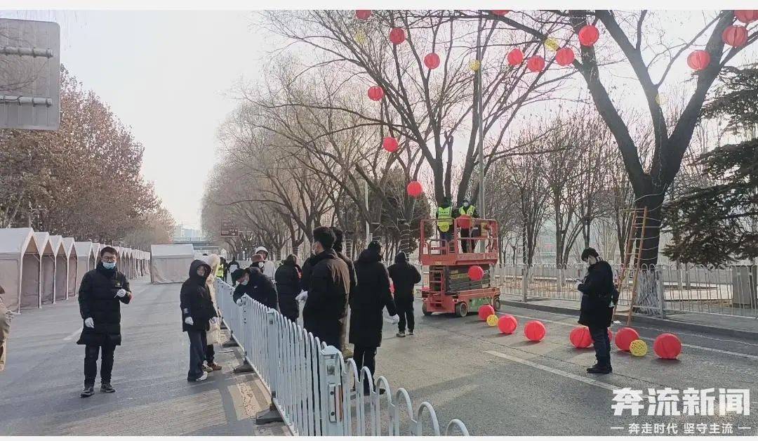 兰州北滨河路上搭帐篷了!要干啥?