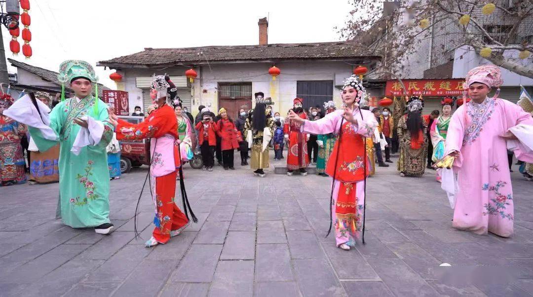 活動內容:工作人員著漢服進行巡街表演,同時上演舞龍,社火等傳統民俗