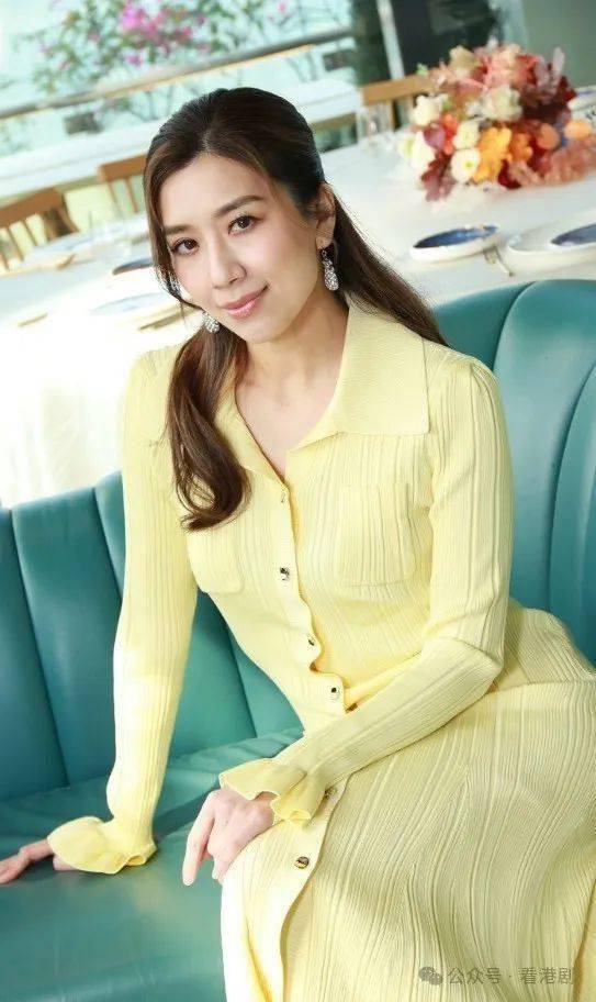 继王浩信与赵希洛先后离巢后,另一无綫当家花旦黄智雯亦于去年底完约