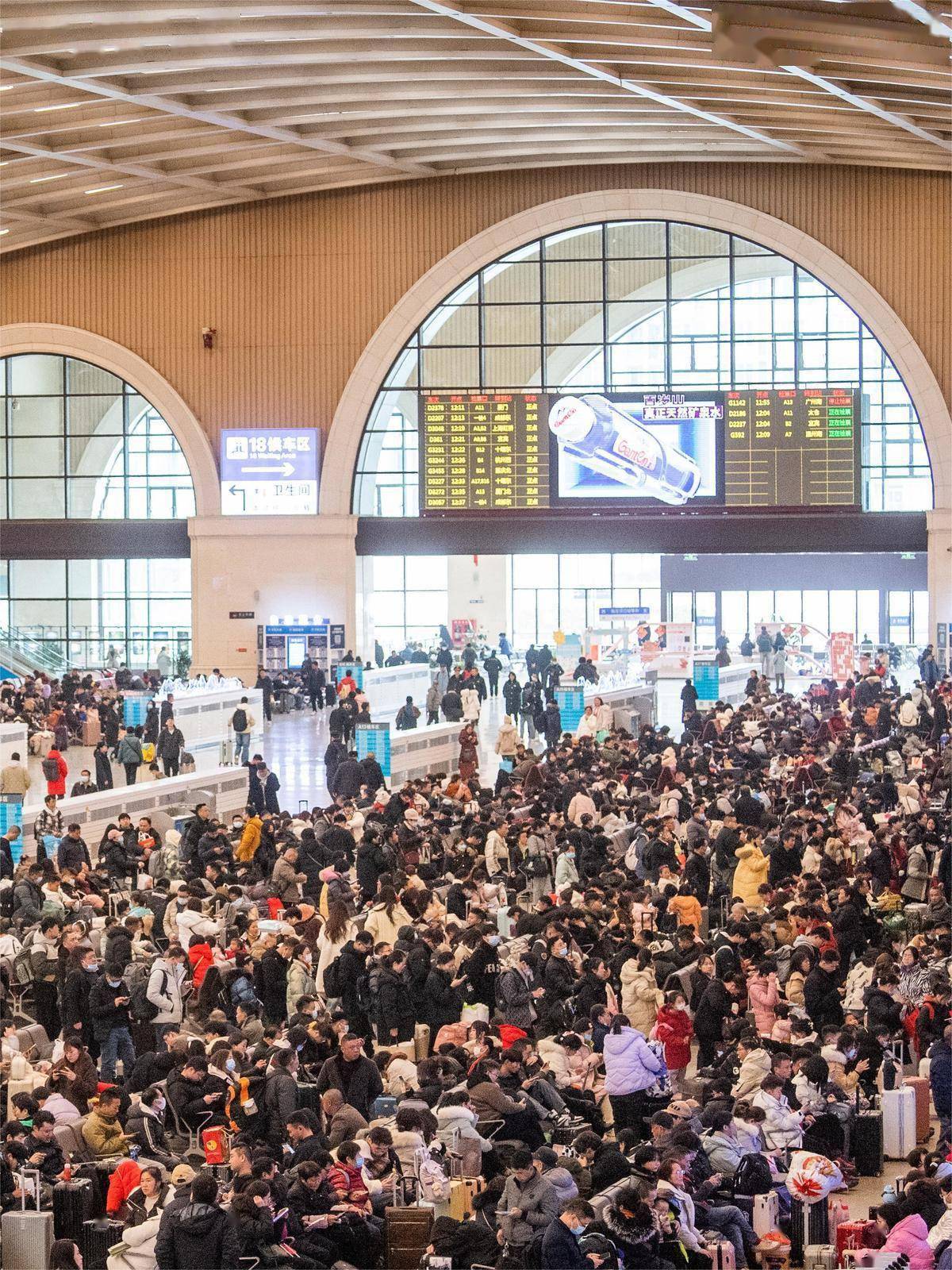 根據車票預售情況,春運首日,中國鐵路武漢局集團公司128個客運站春運