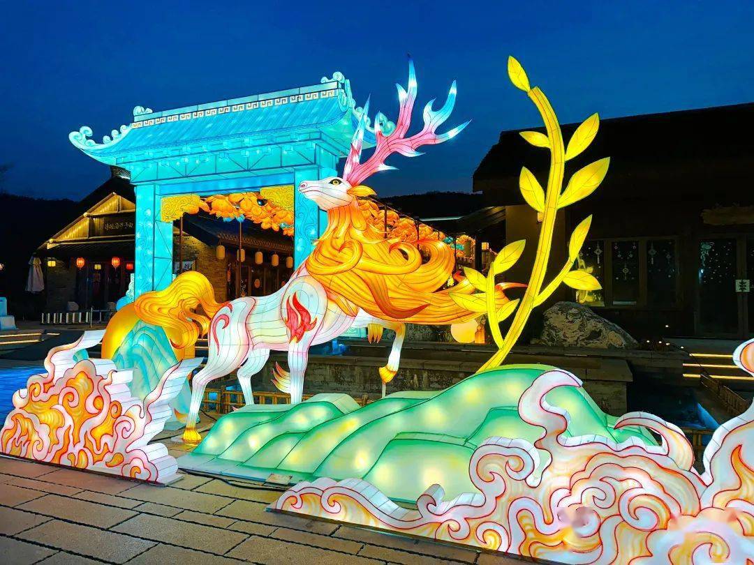 路两旁穿过游客服务中心《山海经》图鉴徐徐展开一场别开生面的走进