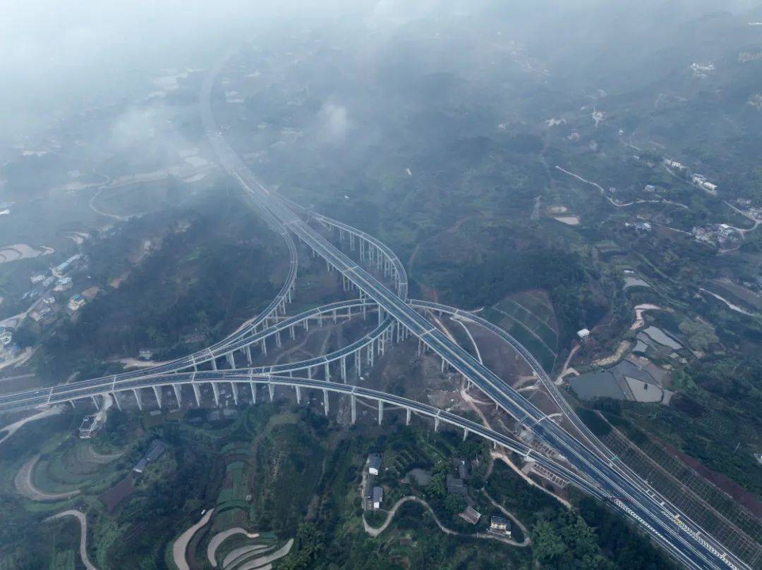 1月26日,合璧津高速江津段建成通車.