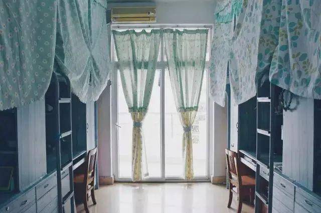 西南政法大学宿舍设施配套完善,空调,洗衣机,烘干机,独立wifi等生活