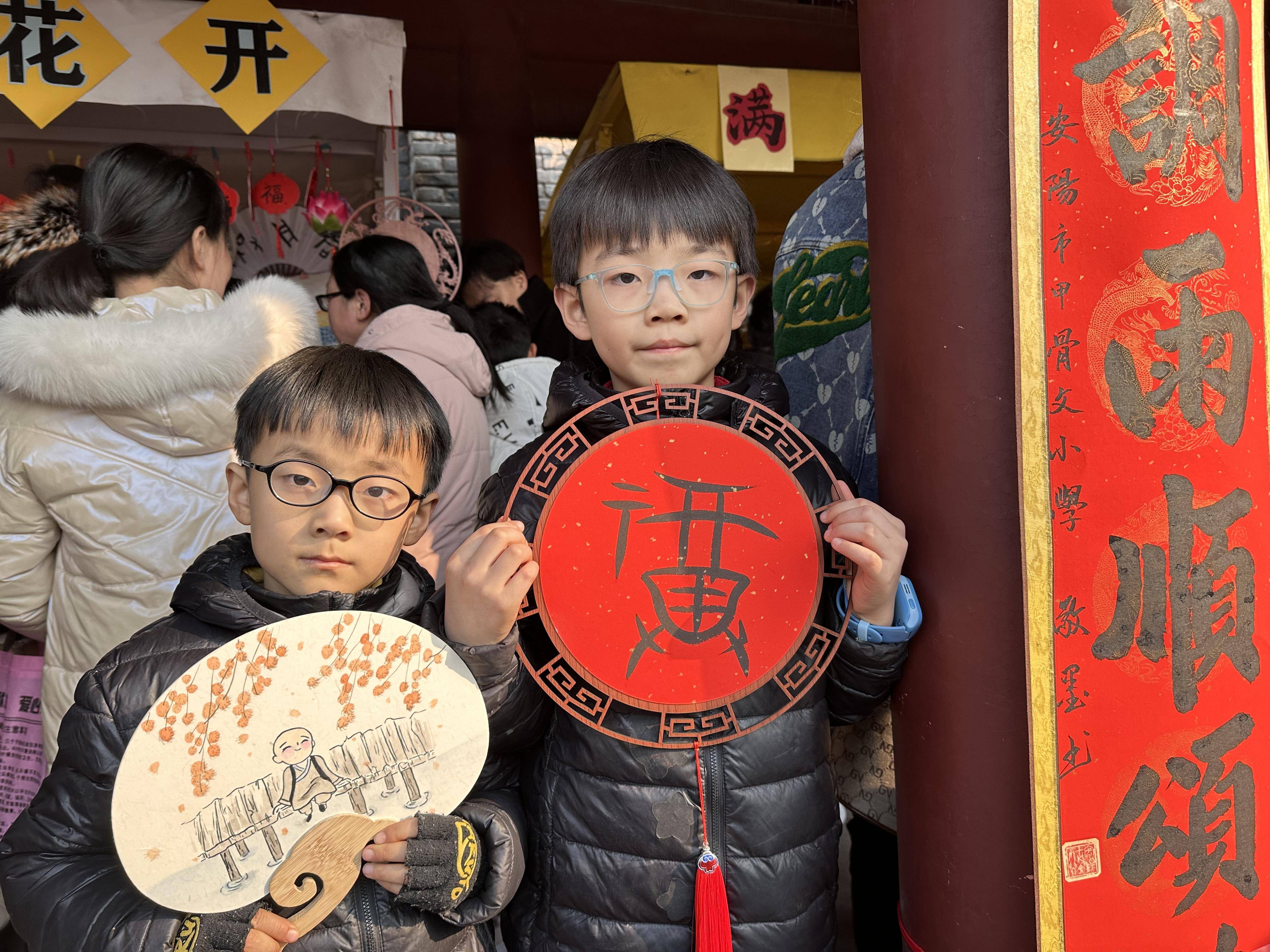 新春走基层丨赶一场孩子们的"甲骨文创大集"