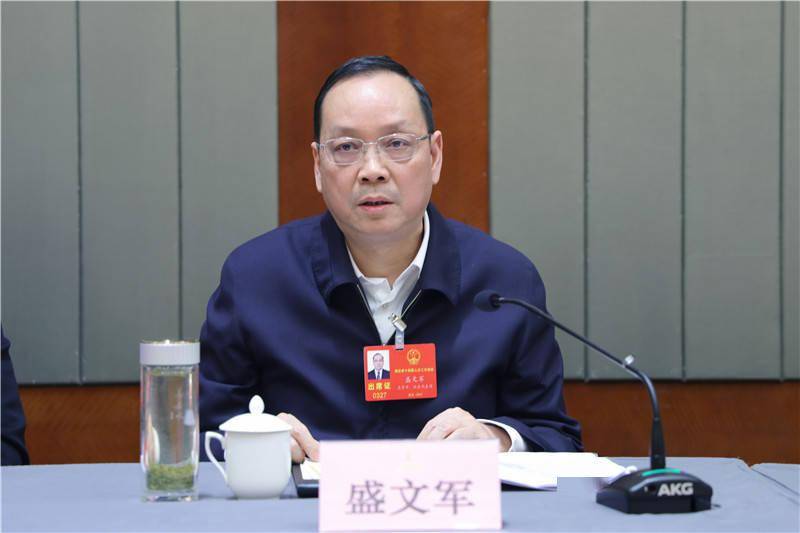 省人大代表,潜江市委书记盛文军.