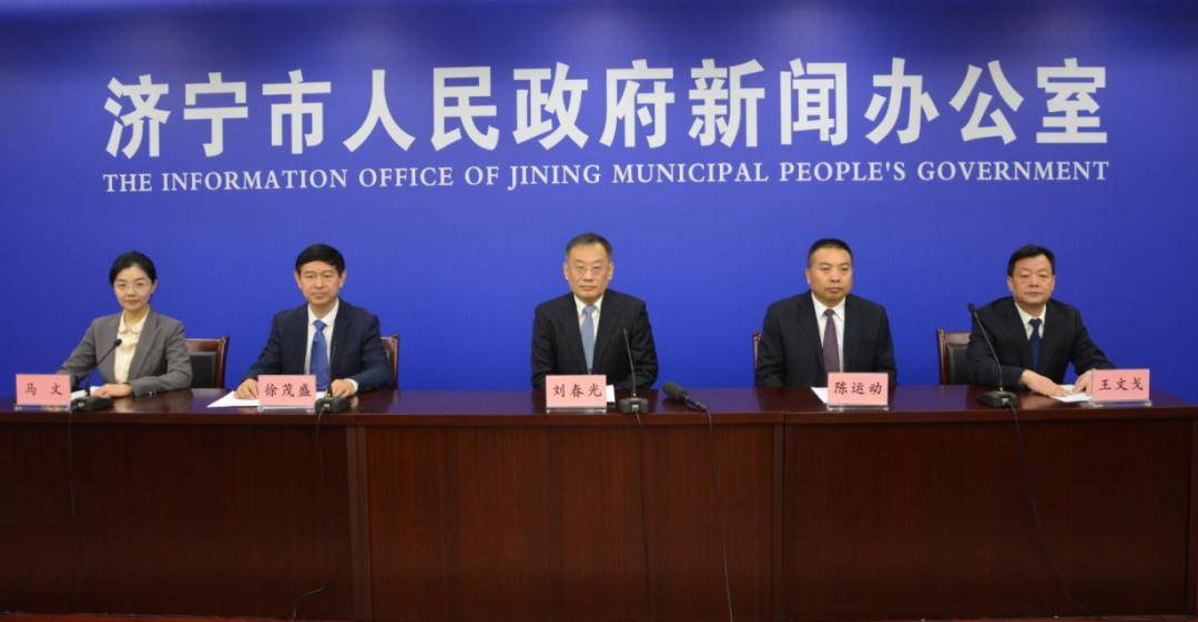 马 文市政府新闻办主持人王文戈市建设工程管理服务中心主任徐茂盛市