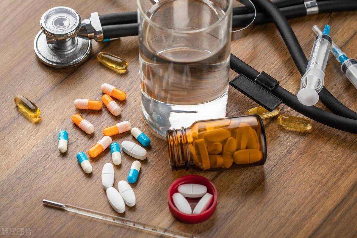 长期服药的人,当心药物性肝损伤!这6种药易伤肝,你有在吃吗?