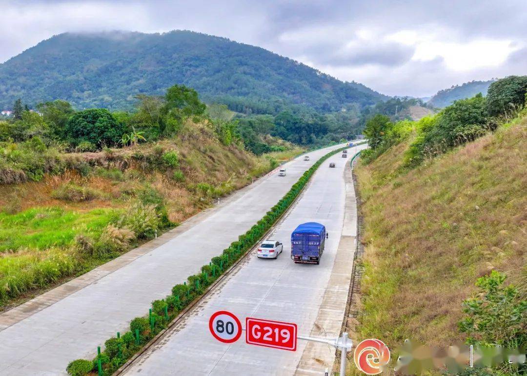 广西g358国道公路扩建图片