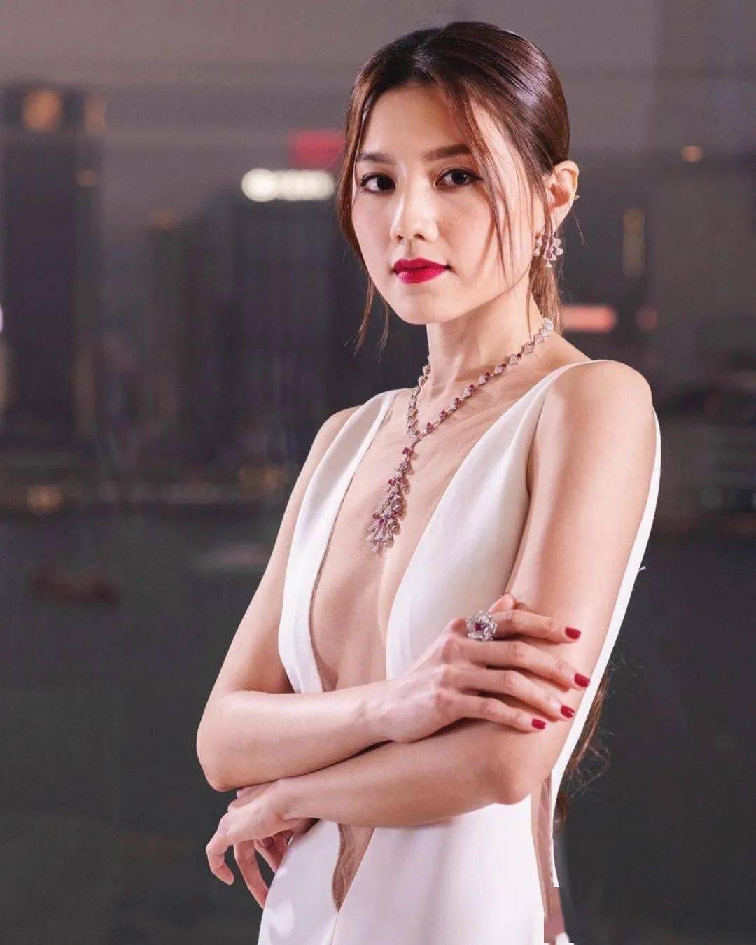 她的身材也太惊艳了吧_中国香港_侵权_周秀娜