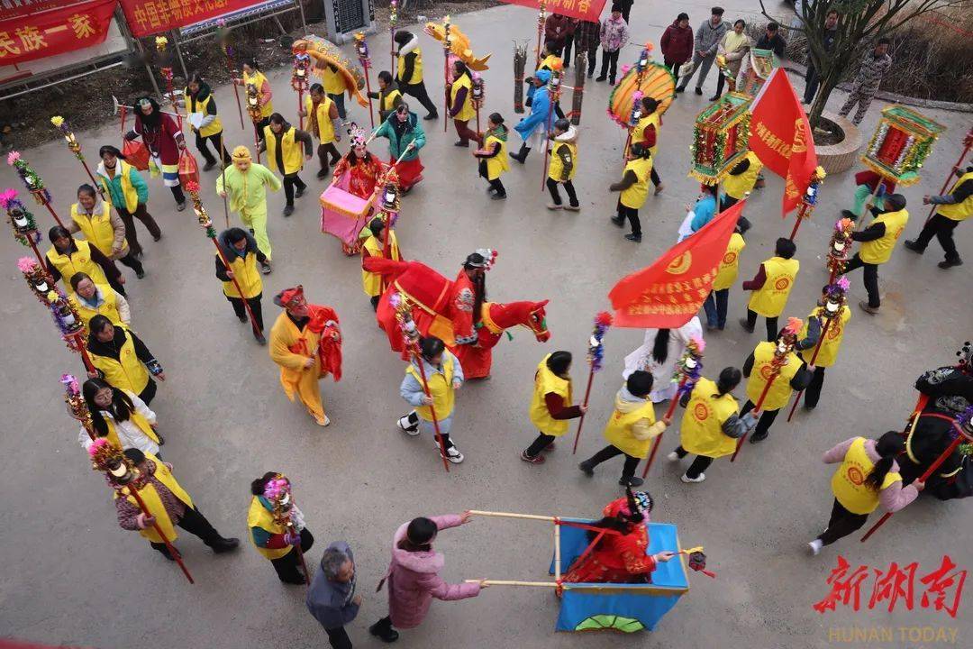 他让邵东车马灯"火"起来_唐志平_队伍_市民