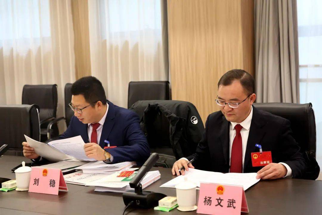 区三届人大四次会议开幕在即 代表们陆续报到→_人民_建议_綦江