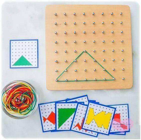 幼师应该在合理的时间内,通过制作简单的,配合教学的玩教具供孩子们
