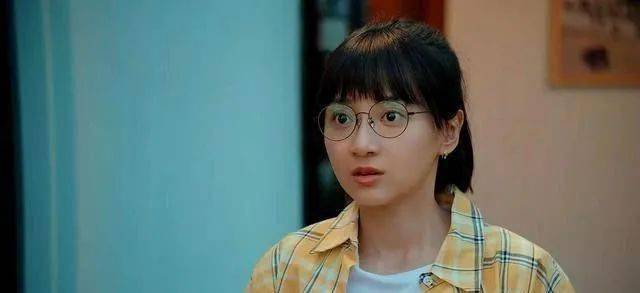卜冠今吧,之前在《二十不惑》里演姜小果.