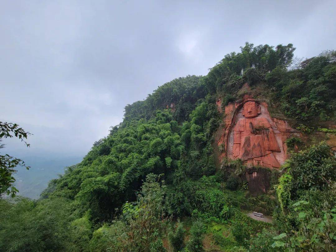 除了乐山大佛在四川外,世界第一高的立佛在宜宾