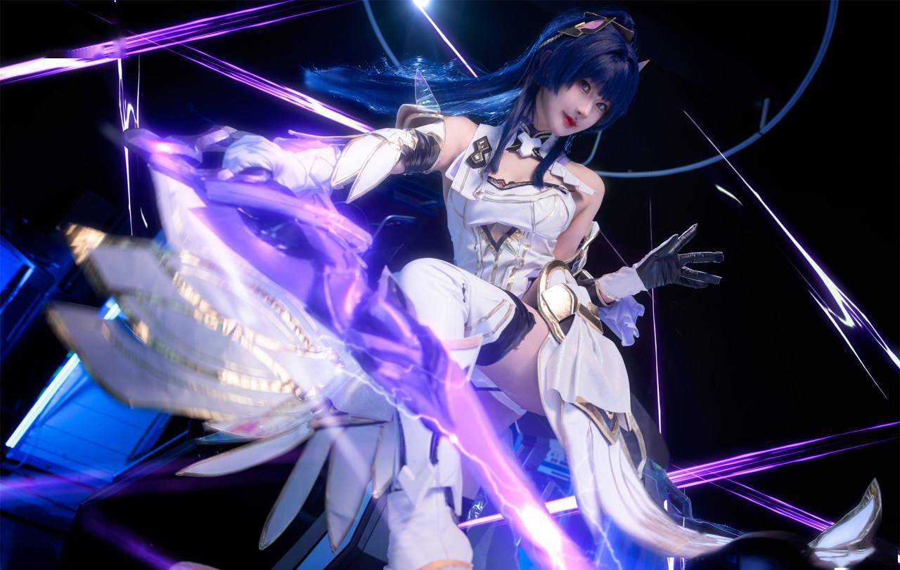 《崩坏3》雷电芽衣cosplay_衣在_的力量_图片