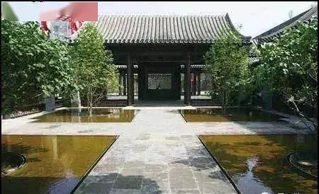 增温较快,林木增温较慢,(房前石子地面房后林木)增强了房前房后的温差