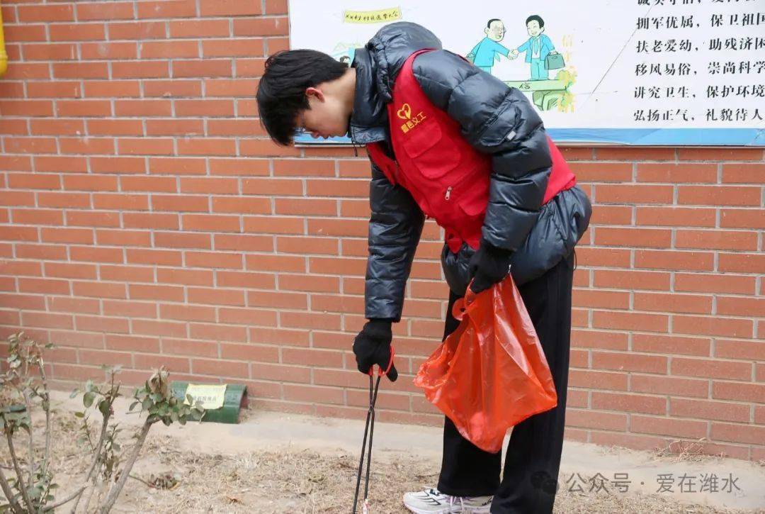 活动相册撰 稿:徐钰茜图 片:王宏志,郭 伟,陈玉莹 等王宏志,孙锡坤,郭