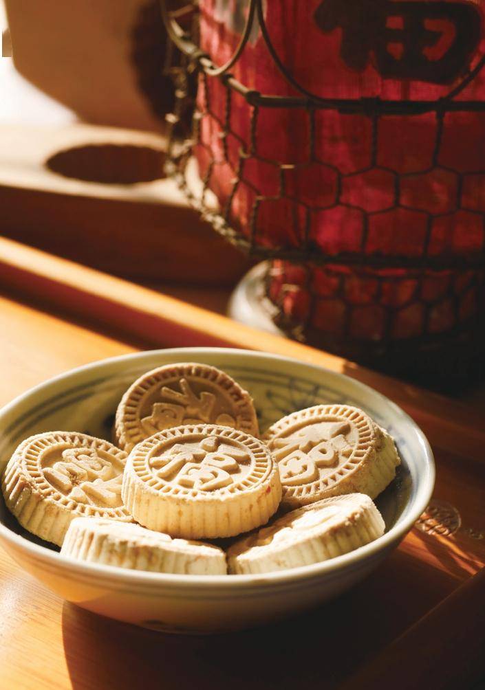 龙门米饼,又称年饼,是广东省惠州市的传统小吃,以米,花生为主要原料.