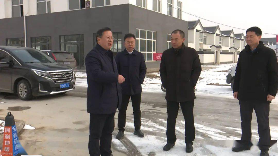 县委副书记,县长赵海林到菜园集镇调度安置房建设