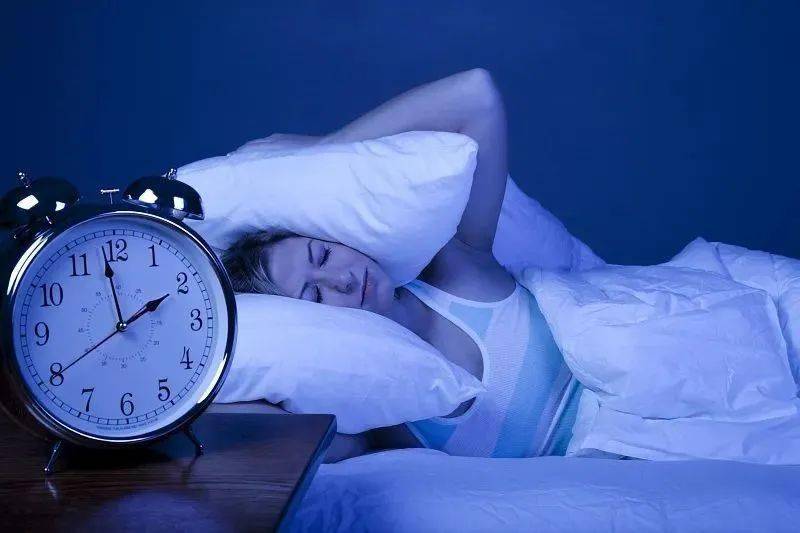 睡不好老10岁,变态助眠贴,耳后放个它,睡的香!_睡眠_身体_时间