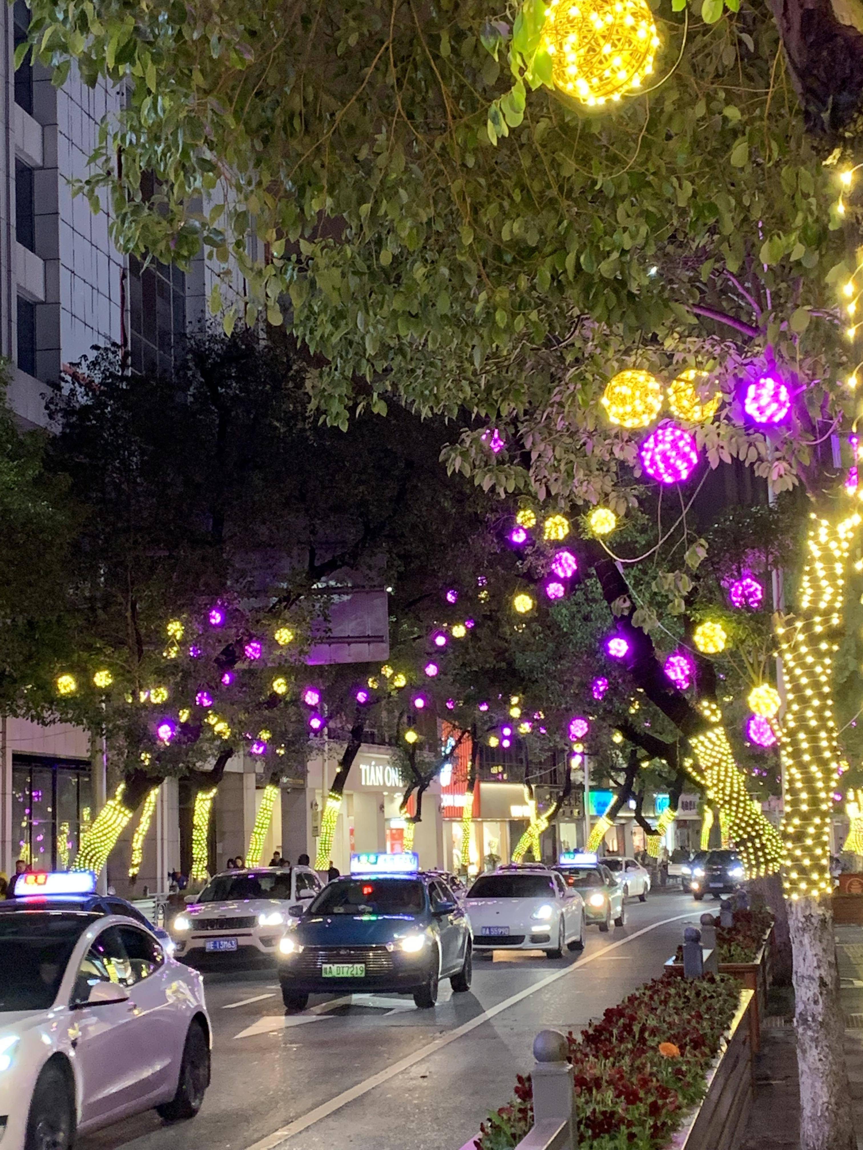 探访南昌街区景观照明品质提升工程:从"手可摘星辰"的星星灯到文化