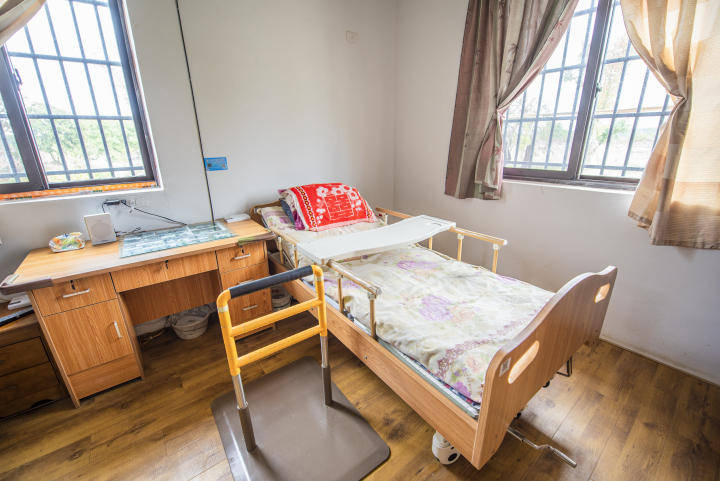 潮声丨家庭养老床位,是张什么"床"?_服务_杨诚_老年