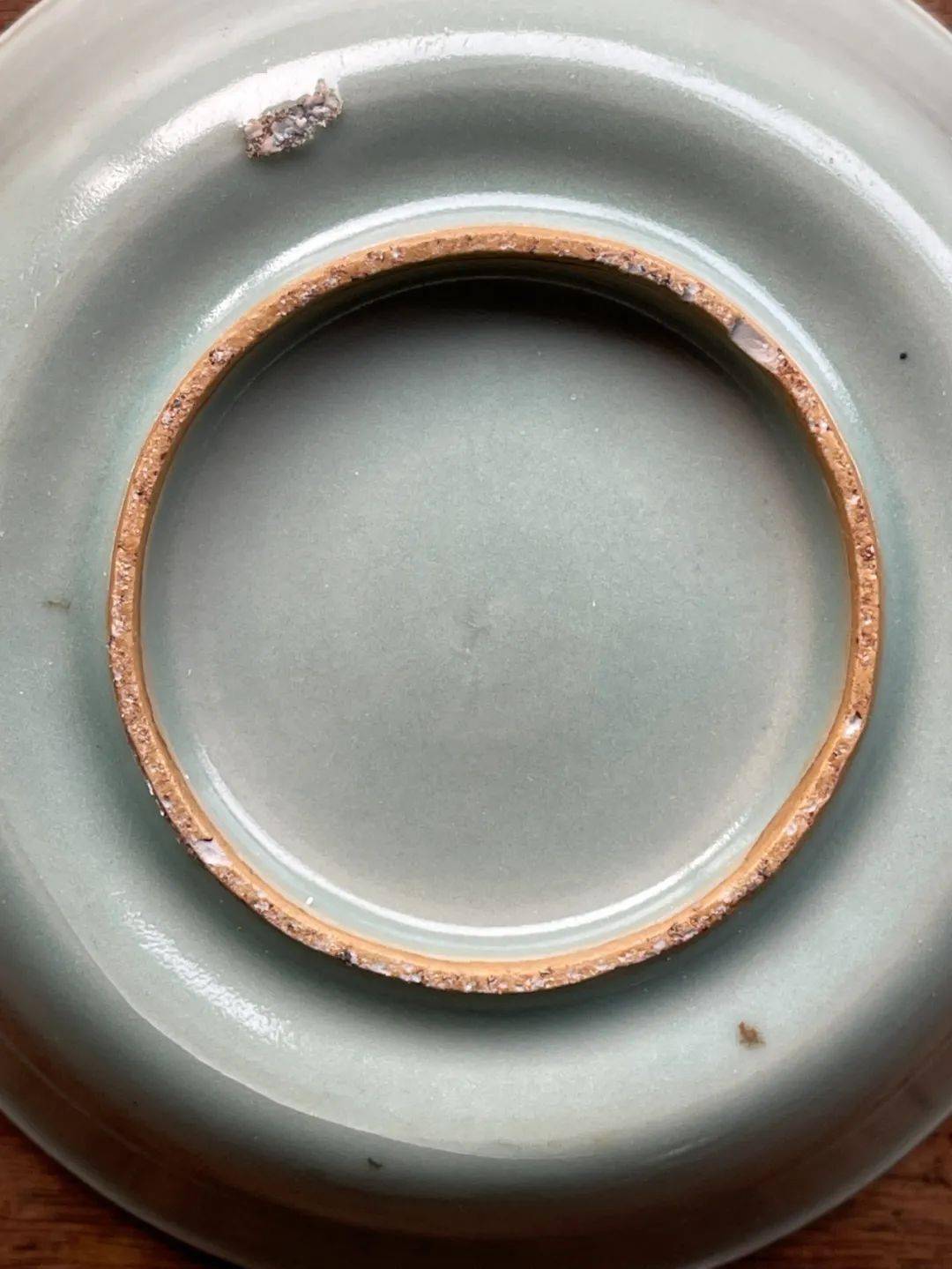 龙泉是浙江省历史文化名城,位于浙江西南部,与福建省接壤,以出产青瓷