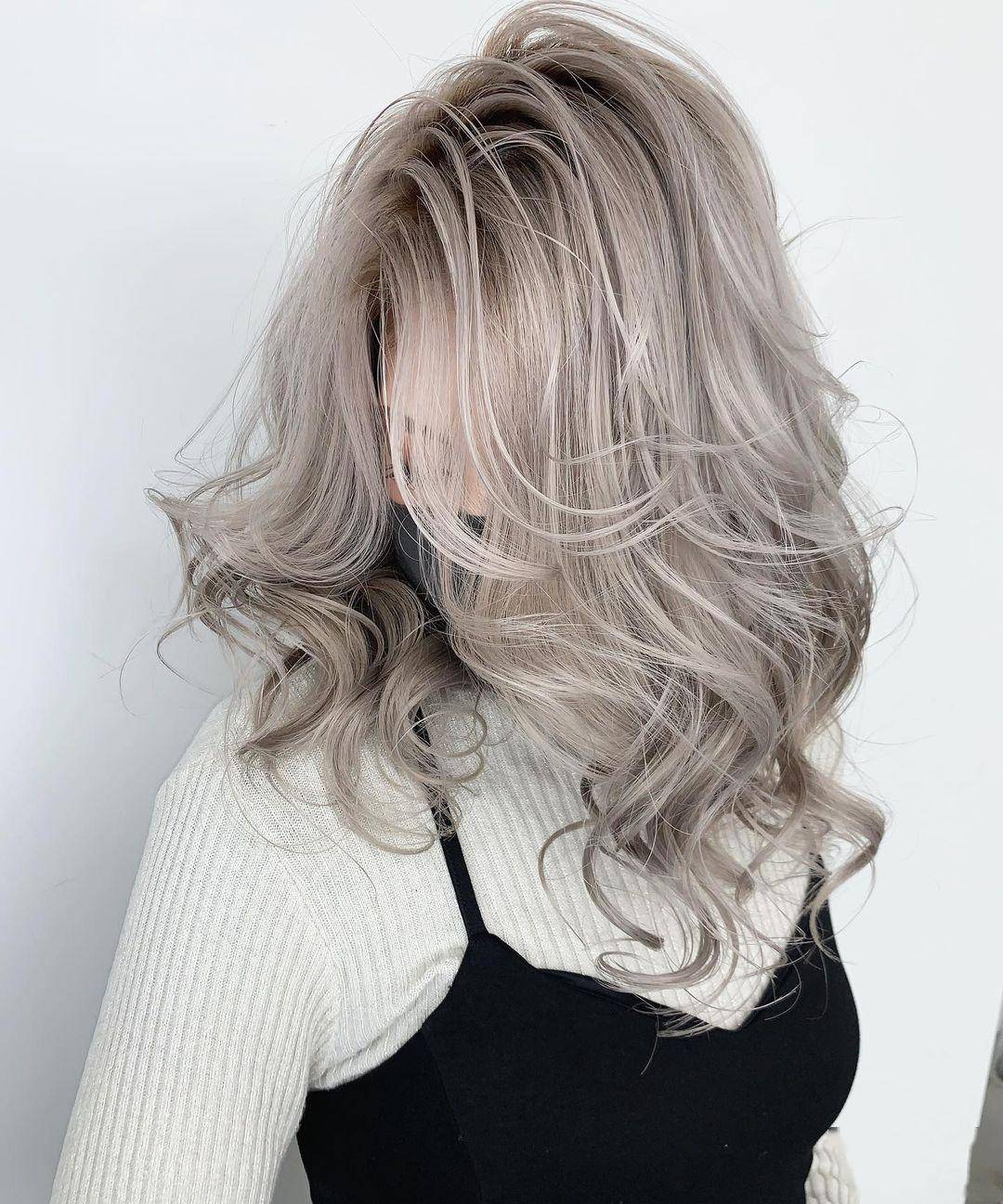 "奶茶色" 高级有温度_中国_发型_形象