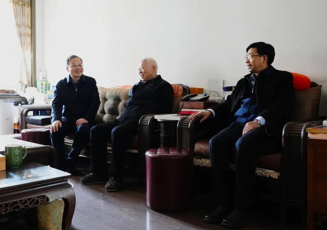 禄文斌王忠看望杨守岳王忠看望步智信桑维亮看望傅传耀桑维亮看望龙超