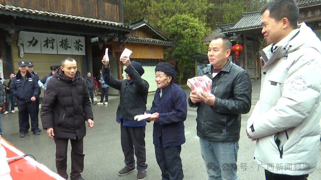 龍勝村民喜獲