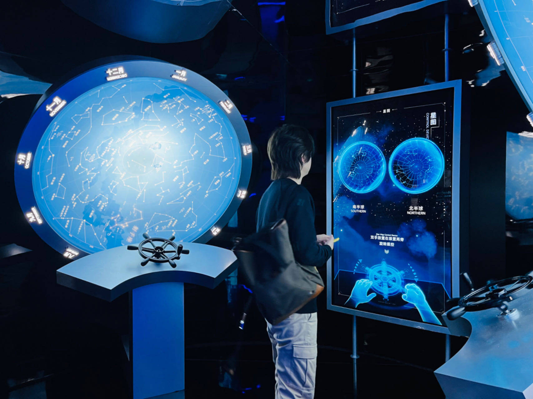 推荐地:正佳科学馆,正佳天文馆解码市中心"微型宇宙",过酷炫"科