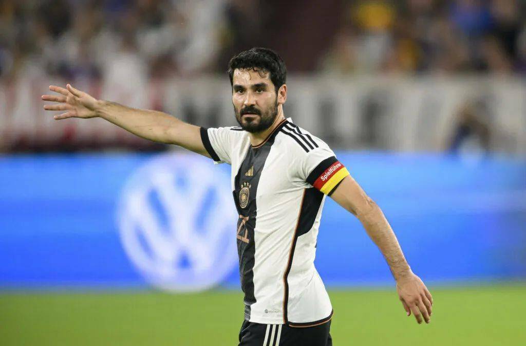 京多安:生活在暗处,助队友闪光_足球_球员_运动