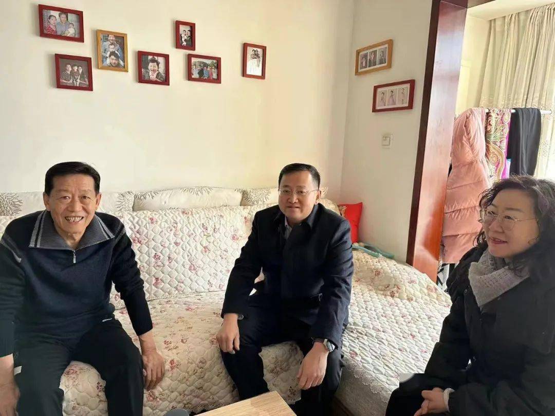 春节走访寄深情 浓浓关怀暖人心——市生态环境局开展