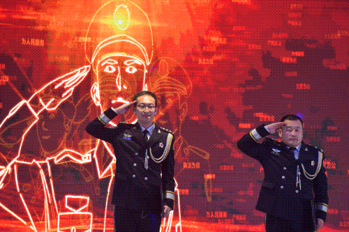 欢歌迎新年 妙舞送春到_监管区_歌曲_警服