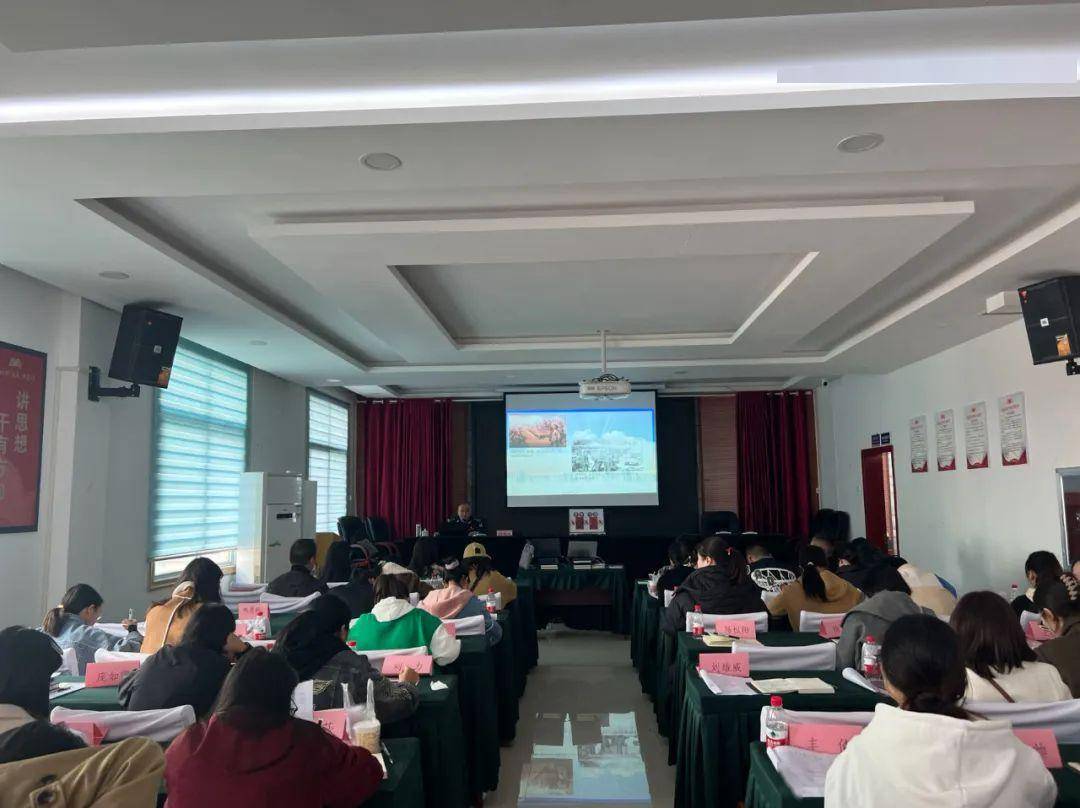 安顺市:禁毒相伴迎新春 平安顺意度佳节_宣传_毒品_群众