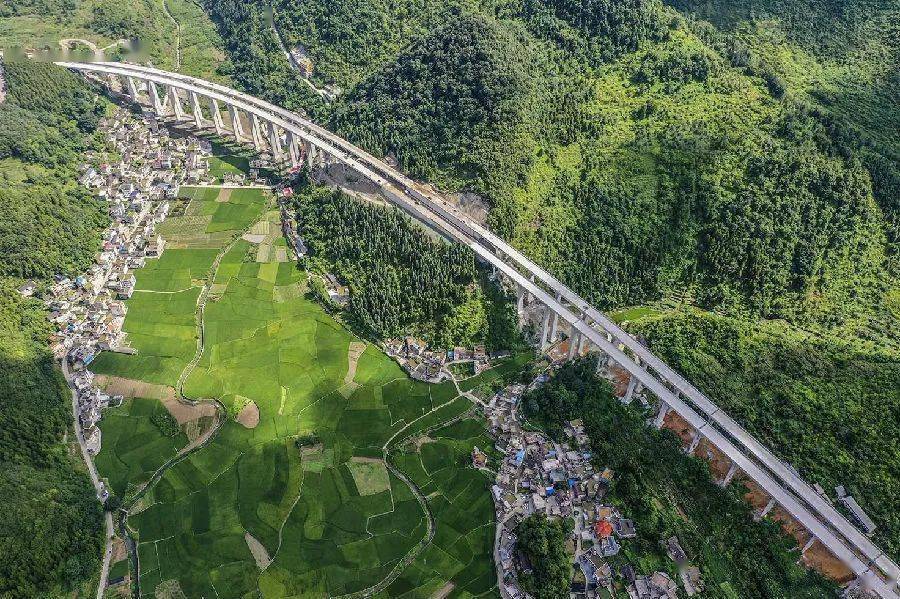 高速公路白溪大桥-于雷建设中的龙里河大桥-张玉龙惠兴高速长顺公路特