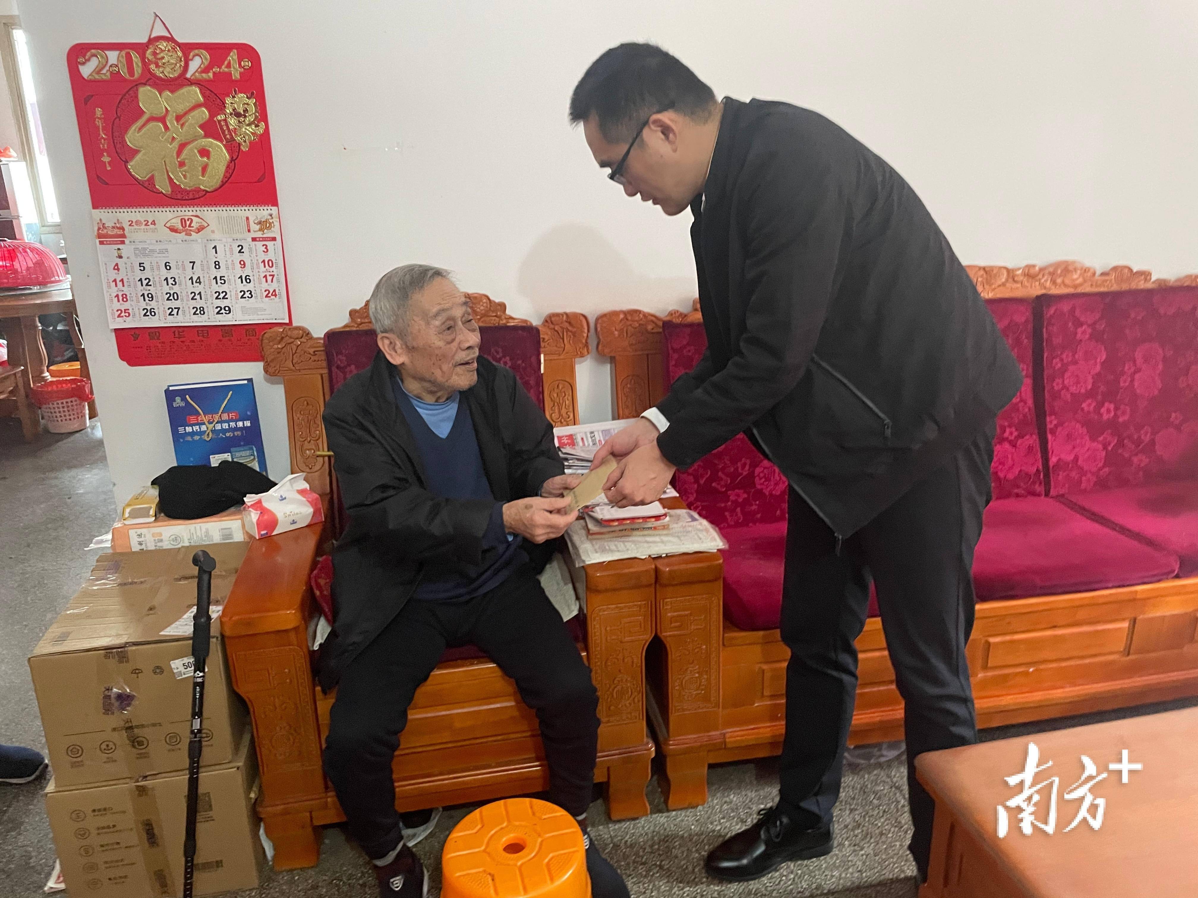春节将至，梅县区检察院开展春节走访慰问活动-检察院大走访活动