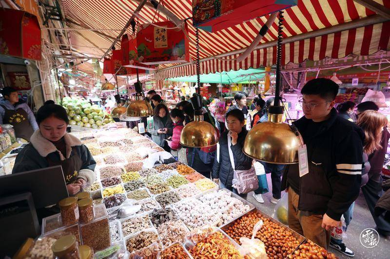 有一种叫云南的生活|昆明篆新农贸市场迎客流高峰_郭毅_校对_罗秋旭