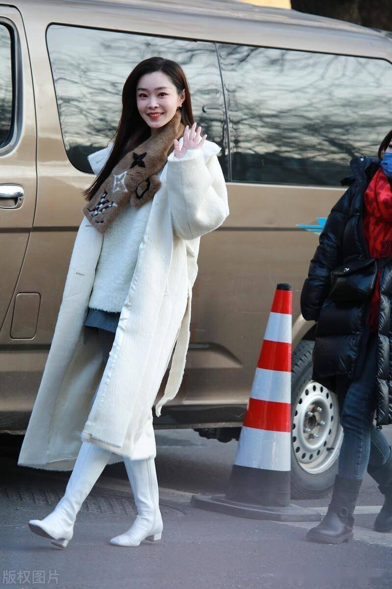 宋轶现身2024龙年央视春晚上班_北京